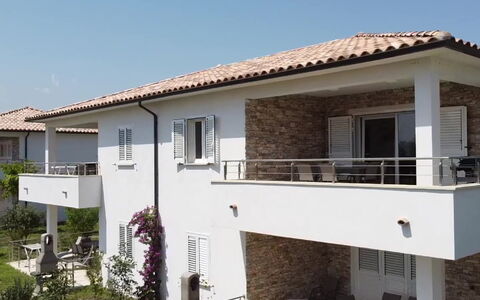 Ghisonaccia 646: Propriété, Zone Résidentielle, Immobilier, Maison, Domicile, Toit, Bâtiment, Lot Terre, Façade