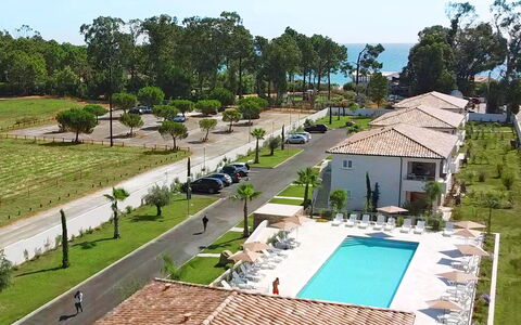 Ghisonaccia 646: Piscine, Propriété, Recours, Bâtiment, Maison, Immobilier, Zone Résidentielle, Biens, Loisir, Toit