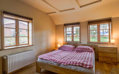 Sandbostel 601: Fenêtre, Propriété, Meubles, Confort, Bleu Azur, Bois, Ombre, Design Intérieur, Sol