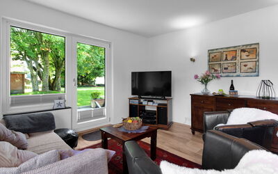 Strandläufer 100.1: Meubles, Cadre, Propriété, Canapé, Confort, Plante, Télévision, Design Intérieur, Fenêtre, Salon