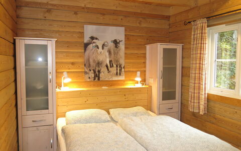 Trollstua: Meubles, Cabinetry, Bâtiment, Fenêtre, Confort, Bois, Design Intérieur, Sol, Sol, Mur