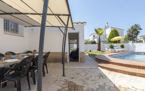 Estrella: Propriété, Bâtiment, Maison, Immobilier, Architecture, Appartement, Design Intérieur, Domicile, Pièce, Sol