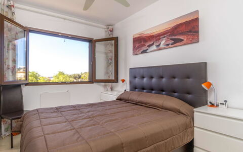 Bellavista i: Chambre, Meubles, Lit, Pièce, Propriété, Cadre De Lit, Drap De Lit, Design Intérieur, Matelas, Plafond
