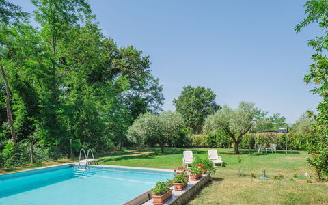 Elena: L'Eau, Ciel, Plante, Bâtiment, Bleu Azur, Paysage Naturel, Arbre, Plan D'Eau, Plage, Terrain