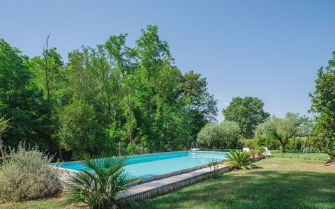 Elena: L'Eau, Ciel, Plante, Bâtiment, Bleu Azur, Paysage Naturel, Arbre, Plan D'Eau, Plage, Terrain