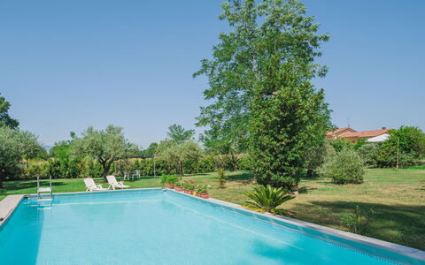 Elena: L'Eau, Ciel, Plante, Bâtiment, Bleu Azur, Paysage Naturel, Arbre, Plan D'Eau, Plage, Terrain