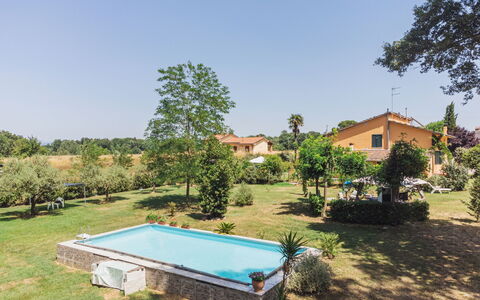 Elena: L'Eau, Ciel, Plante, Bâtiment, Bleu Azur, Paysage Naturel, Arbre, Plan D'Eau, Plage, Terrain