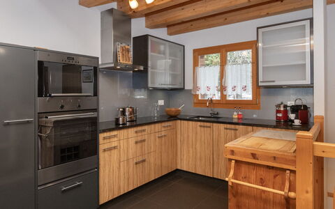 Banksia: Cuisine, Cabinetry, Meubles, Comptoir, Appareil De Cuisine, Bois, Principaux Appliance, Sol, Design Intérieur, Tiroir