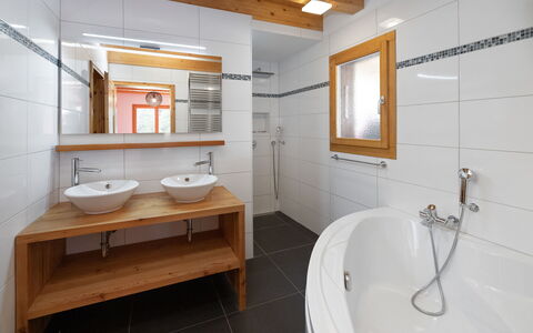 Banksia: Sol, Luminaire Plomberie, Design Intérieur, Lavabo, Évier, Salle De Bains, Bois, Sol, Robinet, Plafond