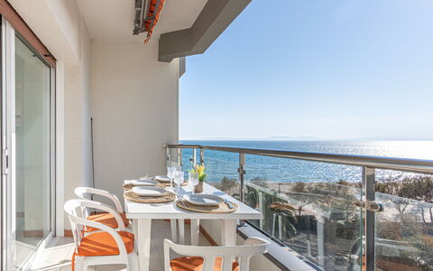 Hort de Mar: Propriété, Balcon, Pièce, Appartement, Bâtiment, Immobilier, Maison, Design Intérieur, Vacances, Architecture