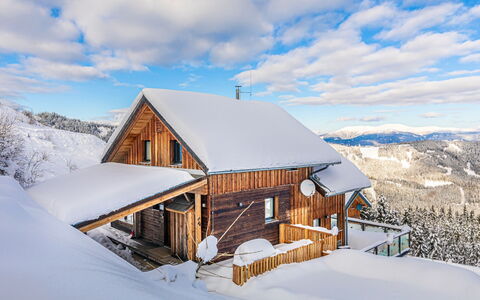 Panorama: Nuage, Ciel, Neige, Propriété, Bâtiment, Fenêtre, Maison, Pente, Bois, Arbre