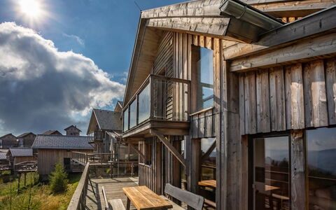 Panorama: Ciel, Nuage, Propriété, Bâtiment, Bois, Architecture, Chalet, Fenêtre, Table, Paysage