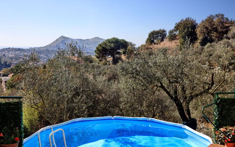 La Villa Dell'olio: L'Eau, Ciel, Communauté Des Plantes, Plante, Paysage Naturel, Arbre, Loisir, Paysage, Immobilier, Montagne