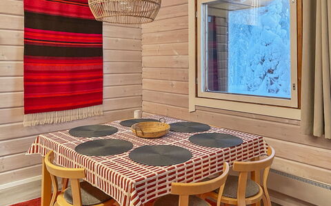 Villa Kaisla: Bois, Design Intérieur, Sol, Sol, Plafond, Pièce, Meubles, Tache De Bois, Dur, Luminaire