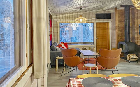 Villa Kaisla: Design Intérieur, Meubles, Bois, Sol, Sol, Plafond, Pièce, Éclairage, Domicile, Chaise