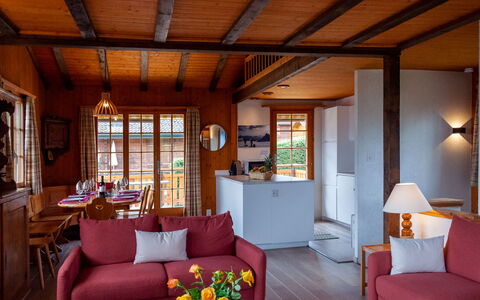 Petite Plaisance: Meubles, Table, Canapé, Cadre, Design Intérieur, Bois, Plante, Salon, Sol, Lampe