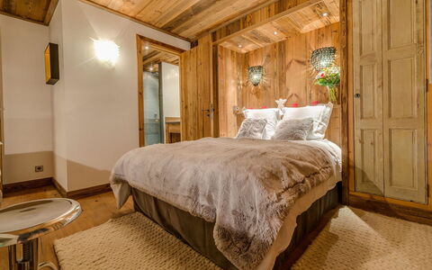 Denali: Meubles, Propriété, Confort, Bâtiment, Bois, Table, Cadre De Lit, Design Intérieur, Éclairage, Tiroir