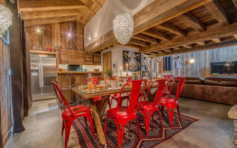 Denali: Table, Propriété, Meubles, Bâtiment, Chaise, Décoration, Bois, Canapé, Salle, Design Intérieur