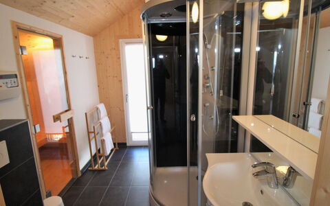 Klippitzrose: Propriété, Évier, Robinet, Baignoire, Design Intérieur, Miroir, Bois, Salle De Bains, Luminaire Plomberie