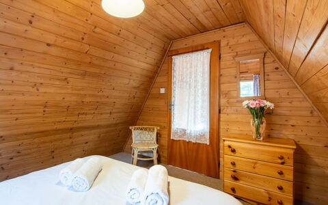 Rowan Cottage: Meubles, Propriété, Cabinetry, Confort, Bâtiment, Bois, Design Intérieur, Architecture, Fenêtre, Tiroir