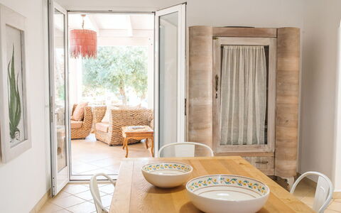 Villa Giunone: Bois, Vaisselle, Serveware, Sol, Design Intérieur, Propriété, Pièce, Sol, Table, Dur