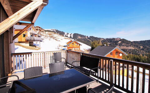 Klippitzoase: Ciel, Propriété, Bâtiment, Montagne, Bois, Arbre, Clôture, Neige, Chalet, Zone Résidentielle
