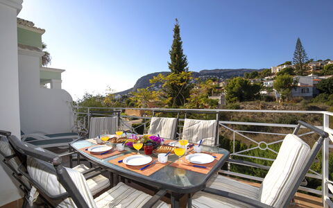 Despacito: Table, Meubles, Mobilier De Jardin, Tableau De Plein Air, Chaise, Cuisine, Balcon, Domicile, Patio, Repas