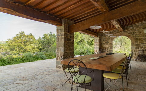 Villa Pianvecchio: Bois, Propriété, Dur, Meubles, Table, Chaise, Immobilier, Sol, Plafond, Faisceau