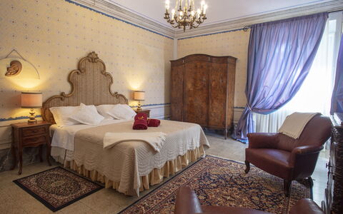 Villa Asciolo: Éclairage, Design Intérieur, Pièce, Sol, Lit, Propriété, Meubles, Textile, Sol, Mur