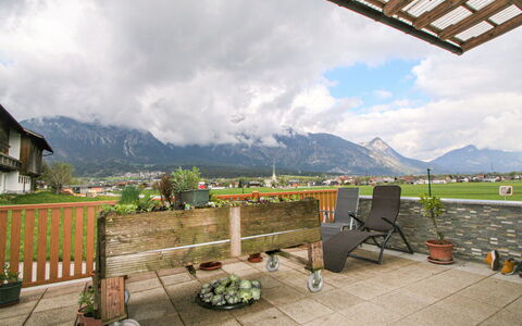 Brettfall Blick: Nuage, Ciel, Plante, Pot De Fleur, Montagne, Fenêtre, Ombre, Bois, Paysage, Loisir