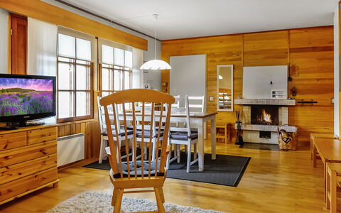 Saariseläntie 8 F 6: Meubles, Design Intérieur, Sol, Bois, Sol, Plafond, Pièce, Chaise, Salon, Table