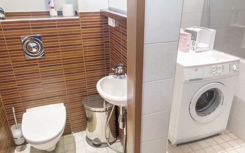 Tahko Spa Suites Orange a 8: Bois, L'Hiver, Neige, Domicile, Chalet, Gelé, Siding, Cabane En Rondins, La Glace