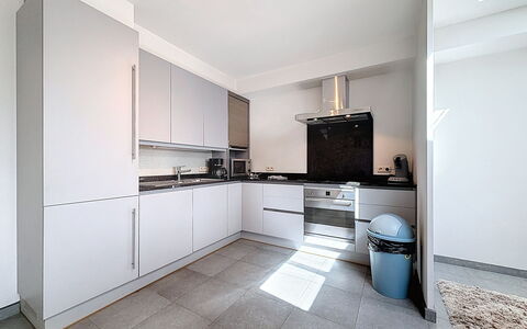 Stella Maris with Garage and Garden: Cuisine, Appareil De Cuisine, Comptoir, Sol, Principaux Appliance, Design Intérieur, Cabinetry, Sol, Plafond, Bois