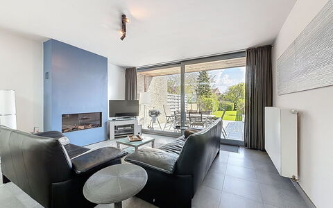 Stella Maris with Garage and Garden: Meubles, Sol, Design Intérieur, Canapé, Sol, Plafond, Salon, Appartement, Chaise, Architecture