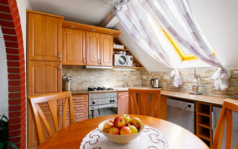 Gabor: Cabinetry, Table, Meubles, Propriété, Vaisselle, Comptoir, Cuisine, Aliments, Bois, Orange