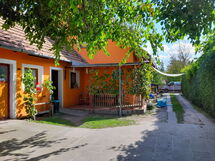 Vörös Apartman