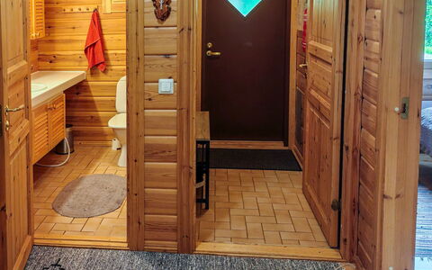 Ylläskuru D 2: Sol, Bois, Sol, Design Intérieur, Pièce, Tache De Bois, Plafond, Dur, Porte, Meubles