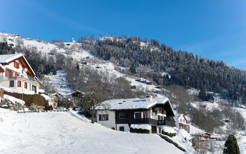 Wohnung Nr.2: Neige, Montagne, Ciel, Propriété, Fenêtre, Bâtiment, Nuage, Maison, Arbre, Pente