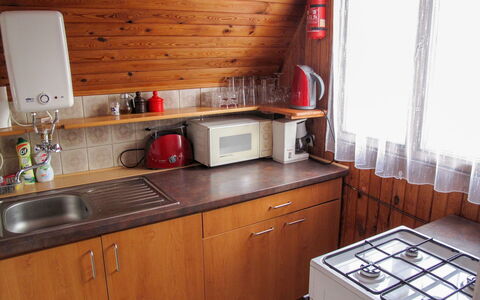 Dehtáře: Evier, Cabinetry, Évier, Propriété, Meubles, Comptoir, Robinet, Appareil De Cuisine, Cuisine, Fenêtre