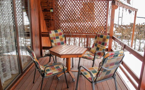 Dehtáře: Meubles, Plante, Chaise, Bois, Mobilier De Jardin, Bâtiment, Design Intérieur, Tache De Bois, Sol, Dur