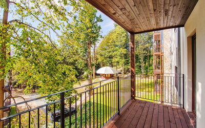 Szklarska Poreba 900: Plante, Propriété, Clôture, Bois, Ombre, Arbre, Bâtiment, Végétation, Ciel, Herbe