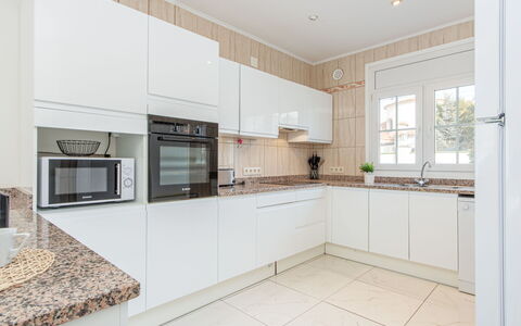 Residencia Marítima: Cabinetry, Comptoir, Propriété, Meubles, Bâtiment, Appareil De Cuisine, Cuisine, Cuisinière, Fenêtre, Design Intérieur