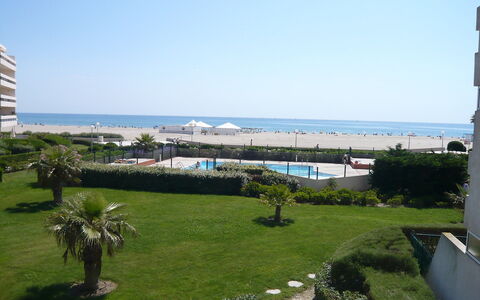Canet-Plage 180: Ciel, Plante, L'Eau, Bâtiment, Lot Terre, Design Urbain, Cotiers Et Relief Océaniques, Herbe, Zone Résidentielle, Immobilier