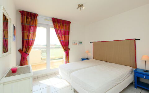 Canet-Plage 180: Chambre, Pièce, Propriété, Meubles, Lit, Design Intérieur, Drap De Lit, Cadre De Lit, Bâtiment, Maison
