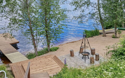 Salmiranta: Meubles, Chaise, Mobilier De Jardin, Table, Bois, Tableau De Plein Air, Table Cuisine Et Salle A Manger, Ombre, Jardin, Parapluie