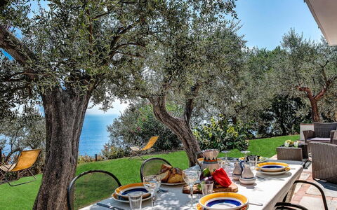 orizzonte-li-galli-torca-villa-garden
