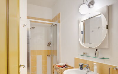 orizzonte-li-galli-torca-villa-bathroom