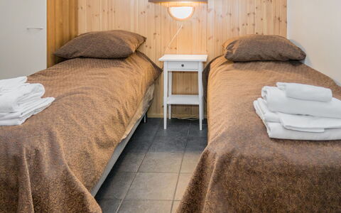 Rukatonttu D 13: Lit, Chambre, Literie, Drap De Lit, Mur, Sol, Bois, Sol, Design Intérieur, Meubles