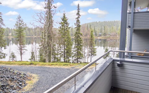 Rukatonttu D 13: Appartement, Verre, Balcon, Daylighting, Balustrade, Siding, Plate-Forme