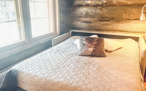 Kelotorppa a: Chambre, Bois, Literie, Linge, Lit, Drap De Lit, Sol, Textile, Sol, Meubles